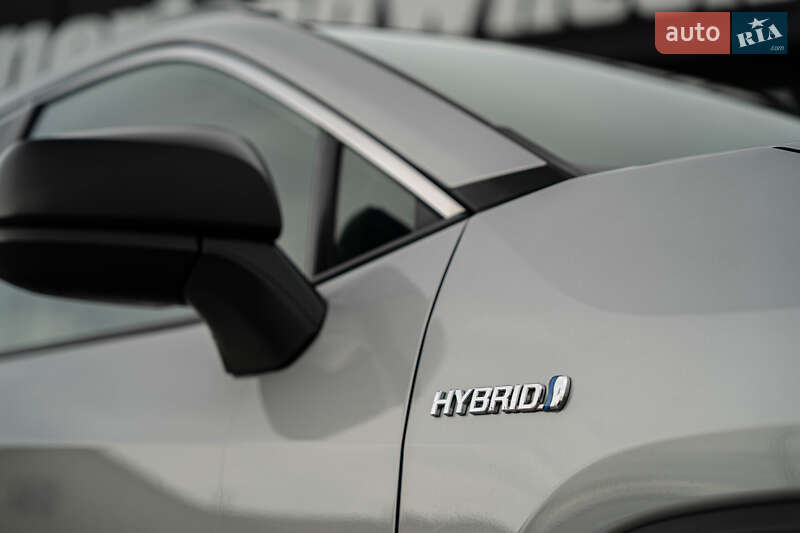 Позашляховик / Кросовер Toyota RAV4 2019 в Чернівцях