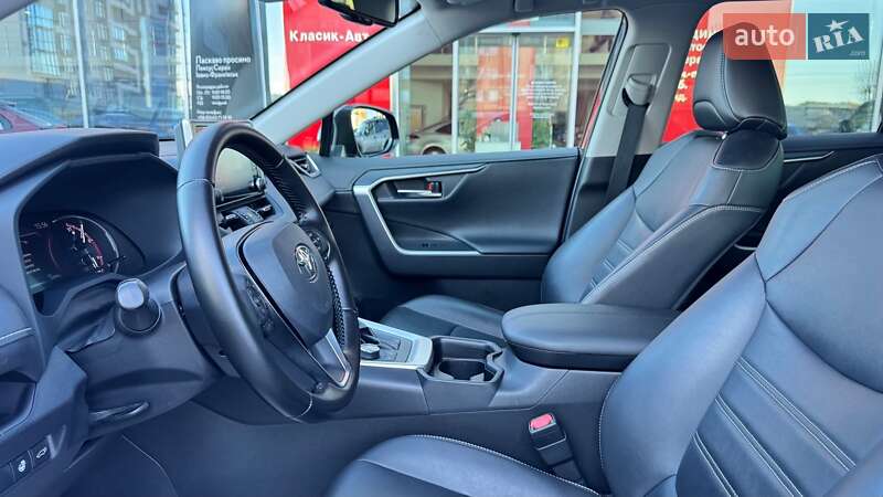 Внедорожник / Кроссовер Toyota RAV4 2019 в Ивано-Франковске