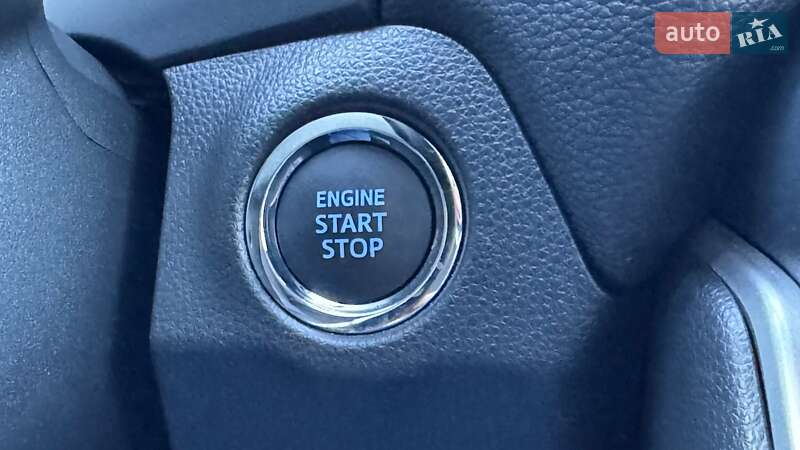 Внедорожник / Кроссовер Toyota RAV4 2019 в Ивано-Франковске