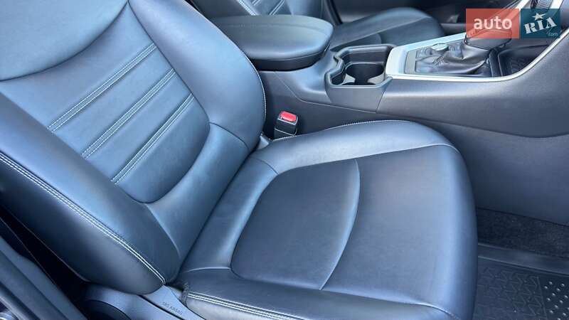 Внедорожник / Кроссовер Toyota RAV4 2019 в Ивано-Франковске