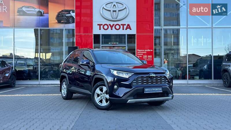 Внедорожник / Кроссовер Toyota RAV4 2019 в Ивано-Франковске