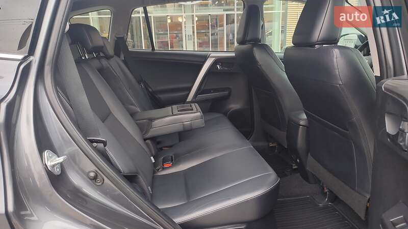Внедорожник / Кроссовер Toyota RAV4 2017 в Киеве фото 7 Внедорожник / Кроссовер Toyota RAV4 2017 в Киеве