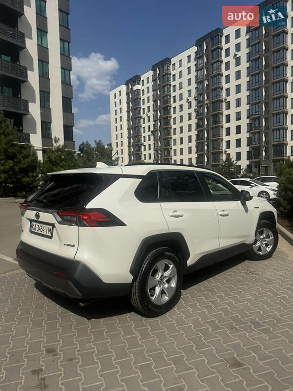 Внедорожник / Кроссовер Toyota RAV4 2018 в Киеве