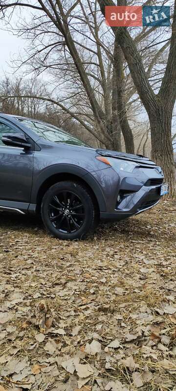 Внедорожник / Кроссовер Toyota RAV4 2017 в Светловодске