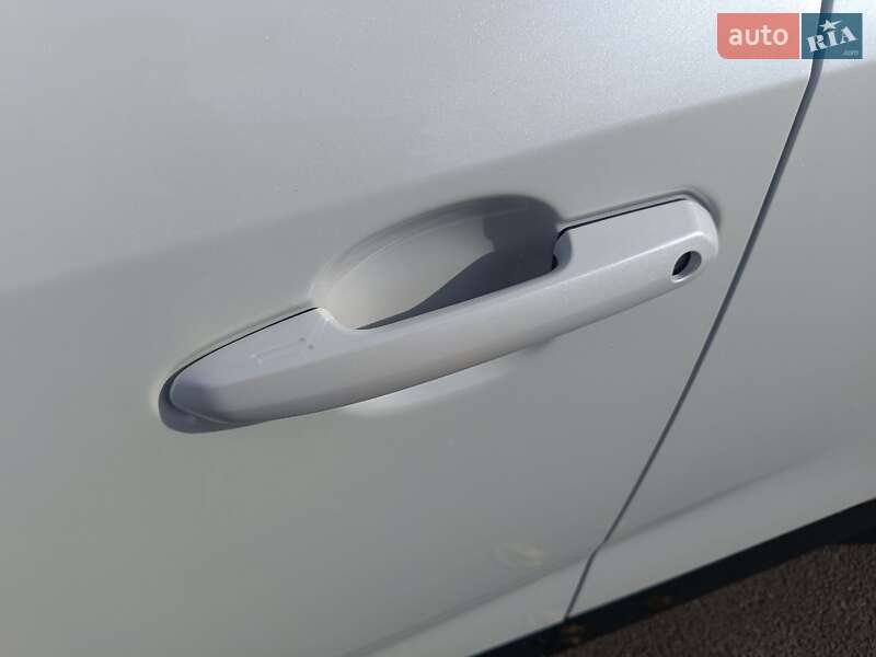 Внедорожник / Кроссовер Toyota RAV4 2022 в Одессе фото 15 Внедорожник / Кроссовер Toyota RAV4 2022 в Одессе