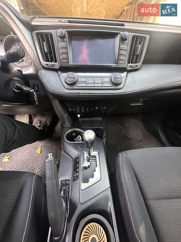 Внедорожник / Кроссовер Toyota RAV4 2016 в Днепре фото 5 Внедорожник / Кроссовер Toyota RAV4 2016 в Днепре