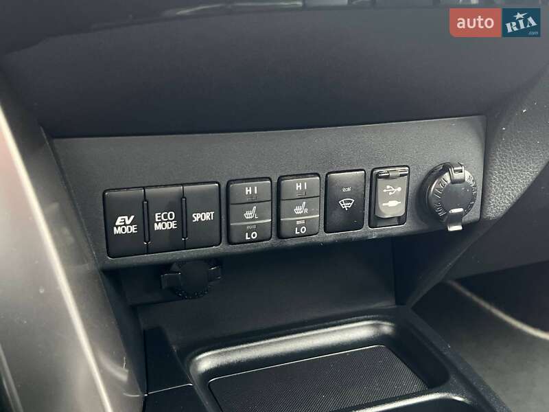 Внедорожник / Кроссовер Toyota RAV4 2016 в Киеве фото 27 Внедорожник / Кроссовер Toyota RAV4 2016 в Киеве