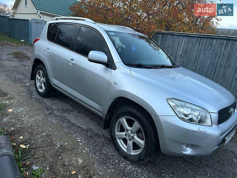 Внедорожник / Кроссовер Toyota RAV4 2007 в Полтаве