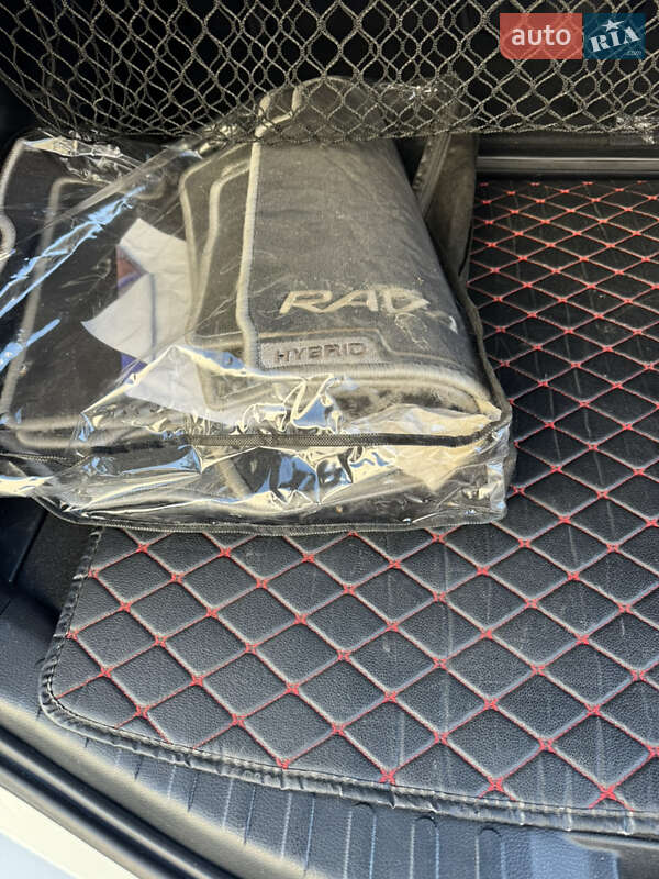 Внедорожник / Кроссовер Toyota RAV4 2018 в Вознесенске фото 16 Внедорожник / Кроссовер Toyota RAV4 2018 в Вознесенске