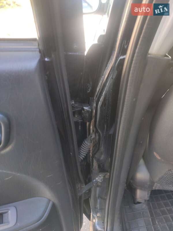 Внедорожник / Кроссовер Toyota RAV4 2004 в Киеве фото 8 Внедорожник / Кроссовер Toyota RAV4 2004 в Киеве