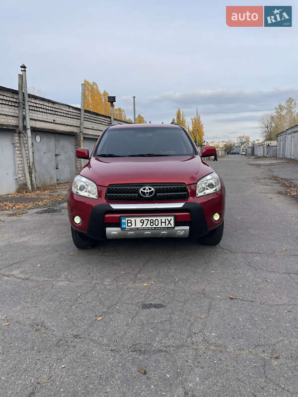Внедорожник / Кроссовер Toyota RAV4 2006 в Кременчуге