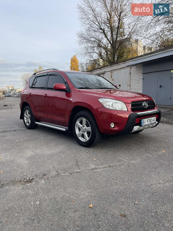 Внедорожник / Кроссовер Toyota RAV4 2006 в Кременчуге