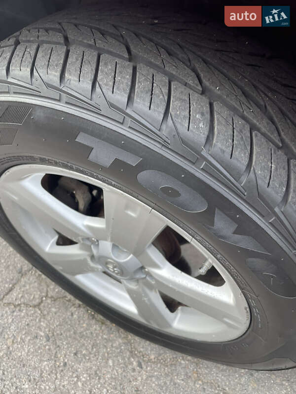 Внедорожник / Кроссовер Toyota RAV4 2006 в Кременчуге