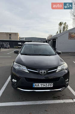 Внедорожник / Кроссовер Toyota RAV4 2014 в Киеве
