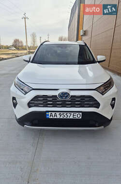 Внедорожник / Кроссовер Toyota RAV4 2019 в Броварах