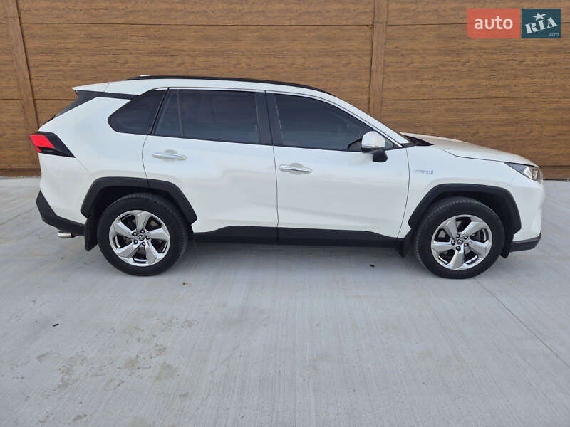Внедорожник / Кроссовер Toyota RAV4 2019 в Броварах фото 4 Внедорожник / Кроссовер Toyota RAV4 2019 в Броварах