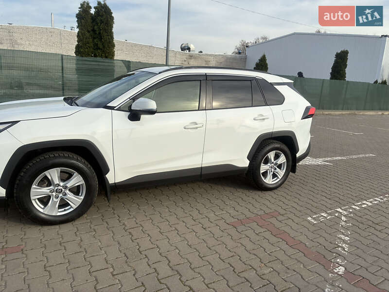 Позашляховик / Кросовер Toyota RAV4 2020 в Красилові
