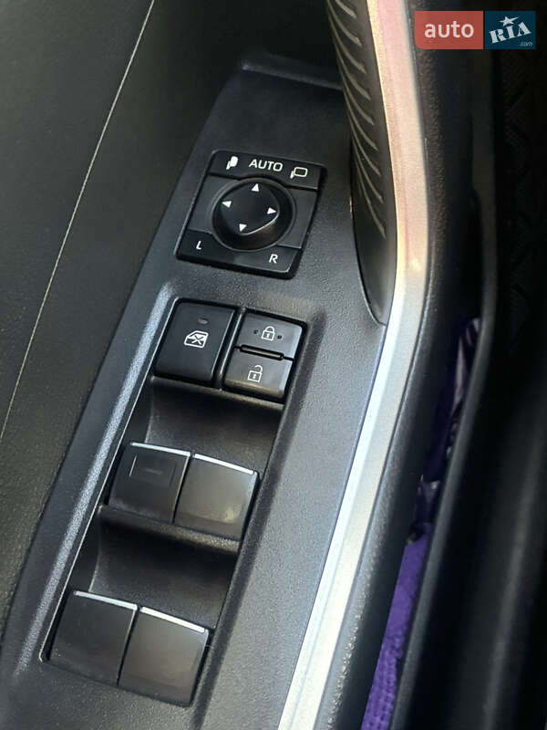 Позашляховик / Кросовер Toyota RAV4 2020 в Красилові