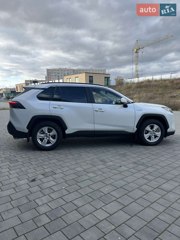 Внедорожник / Кроссовер Toyota RAV4 2021 в Хмельницком фото 14 Внедорожник / Кроссовер Toyota RAV4 2021 в Хмельницком