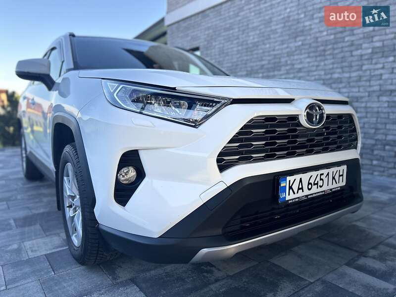 Внедорожник / Кроссовер Toyota RAV4 2019 в Киеве фото 5 Внедорожник / Кроссовер Toyota RAV4 2019 в Киеве