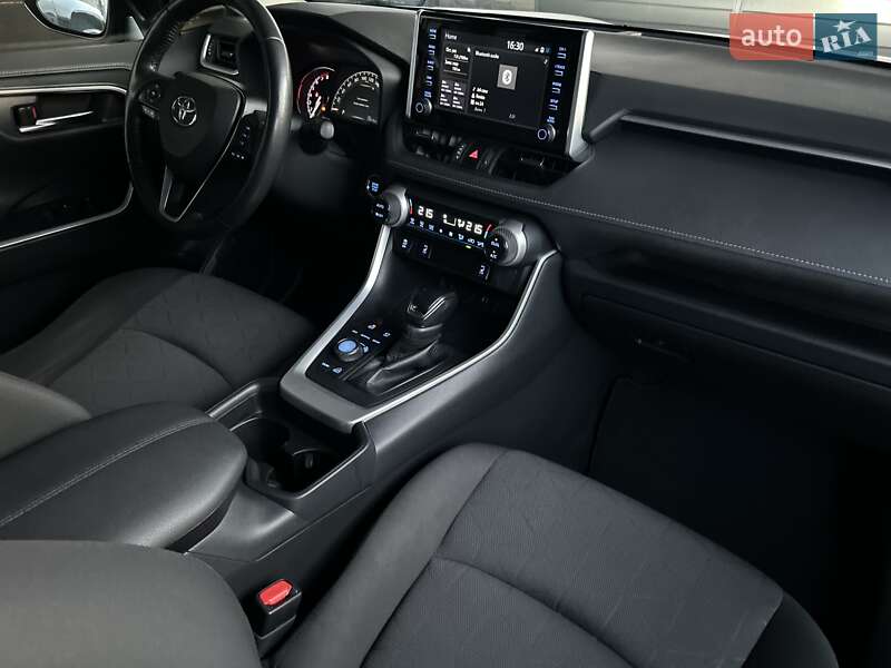 Внедорожник / Кроссовер Toyota RAV4 2019 в Киеве фото 21 Внедорожник / Кроссовер Toyota RAV4 2019 в Киеве