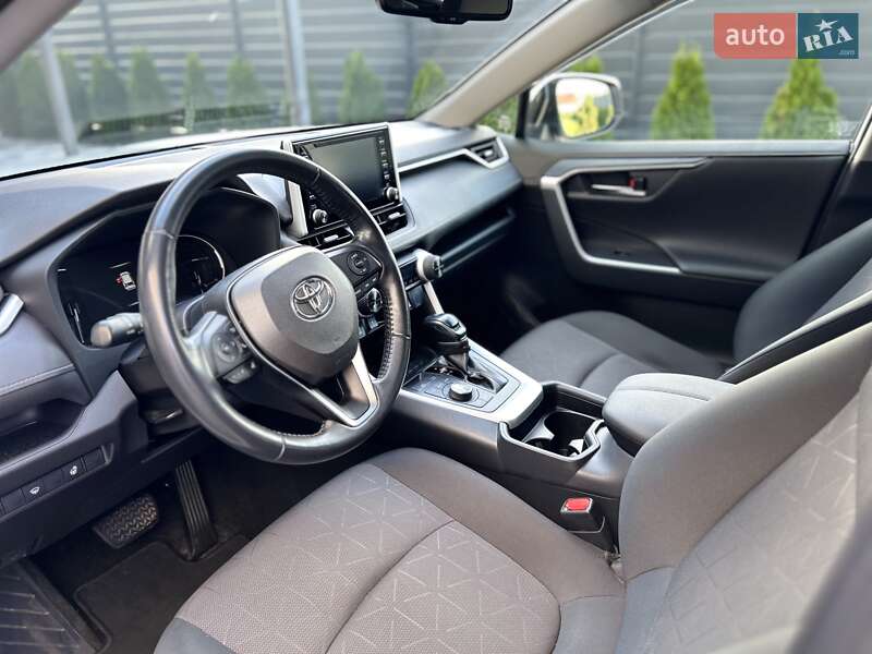 Внедорожник / Кроссовер Toyota RAV4 2019 в Киеве фото 13 Внедорожник / Кроссовер Toyota RAV4 2019 в Киеве
