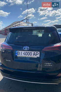 Позашляховик / Кросовер Toyota RAV4 2017 в Полтаві