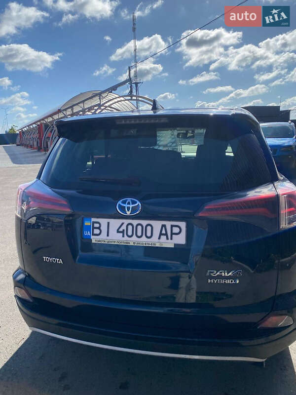 Внедорожник / Кроссовер Toyota RAV4 2017 в Полтаве фото Внедорожник / Кроссовер Toyota RAV4 2017 в Полтаве