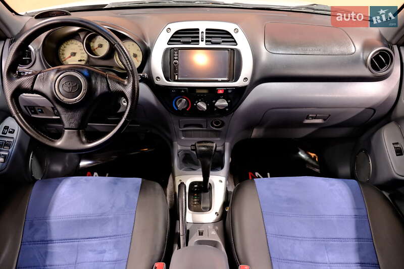 Позашляховик / Кросовер Toyota RAV4 2001 в Одесі