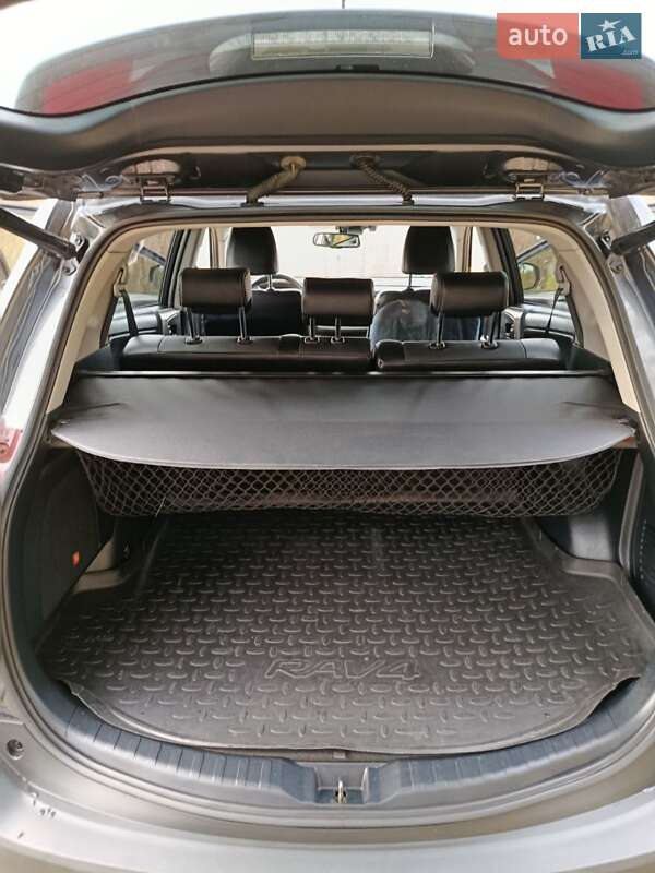 Внедорожник / Кроссовер Toyota RAV4 2014 в Ровно фото 17 Внедорожник / Кроссовер Toyota RAV4 2014 в Ровно