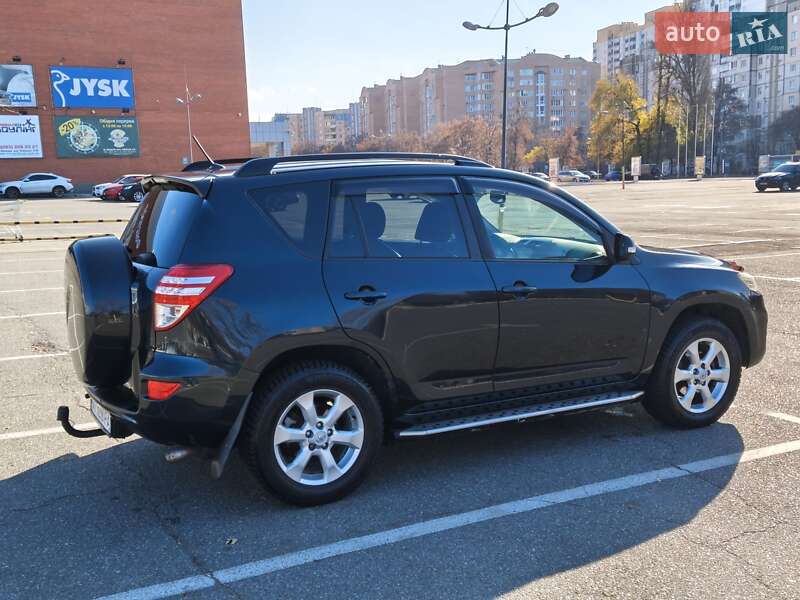 Позашляховик / Кросовер Toyota RAV4 2011 в Броварах