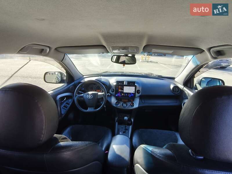 Позашляховик / Кросовер Toyota RAV4 2011 в Броварах