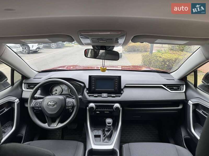 Позашляховик / Кросовер Toyota RAV4 2018 в Києві фото 14 Позашляховик / Кросовер Toyota RAV4 2018 в Києві