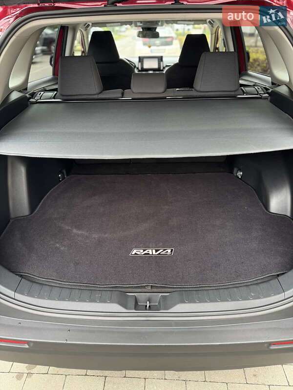 Позашляховик / Кросовер Toyota RAV4 2018 в Києві фото 20 Позашляховик / Кросовер Toyota RAV4 2018 в Києві