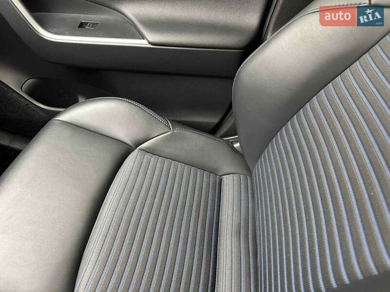 Внедорожник / Кроссовер Toyota RAV4 2023 в Одессе фото 18 Внедорожник / Кроссовер Toyota RAV4 2023 в Одессе