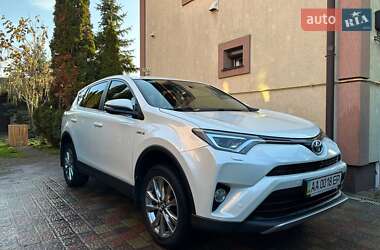 Позашляховик / Кросовер Toyota RAV4 2017 в Києві