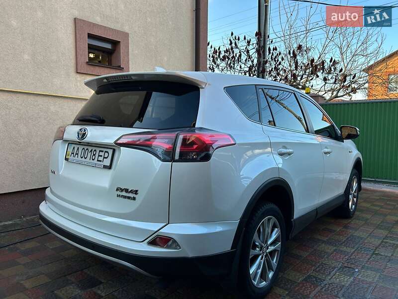 Внедорожник / Кроссовер Toyota RAV4 2017 в Киеве фото 2 Внедорожник / Кроссовер Toyota RAV4 2017 в Киеве