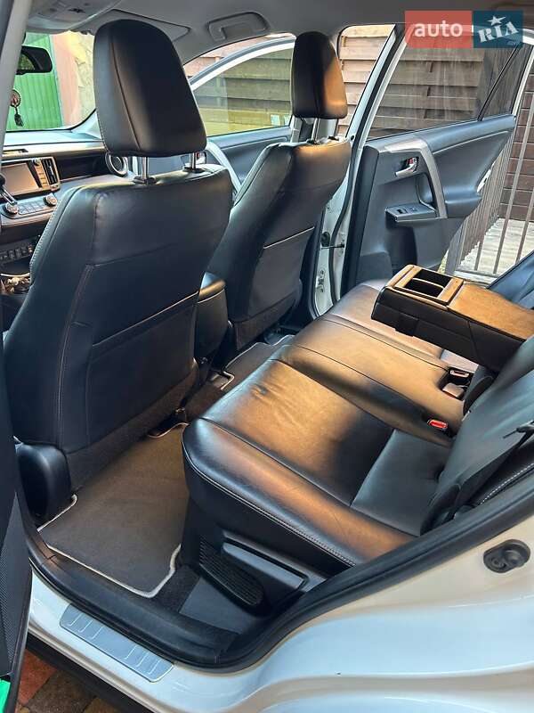 Внедорожник / Кроссовер Toyota RAV4 2017 в Киеве фото 27 Внедорожник / Кроссовер Toyota RAV4 2017 в Киеве