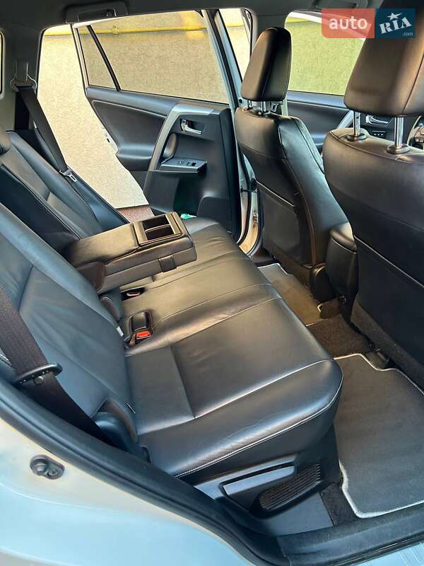 Внедорожник / Кроссовер Toyota RAV4 2017 в Киеве фото 30 Внедорожник / Кроссовер Toyota RAV4 2017 в Киеве