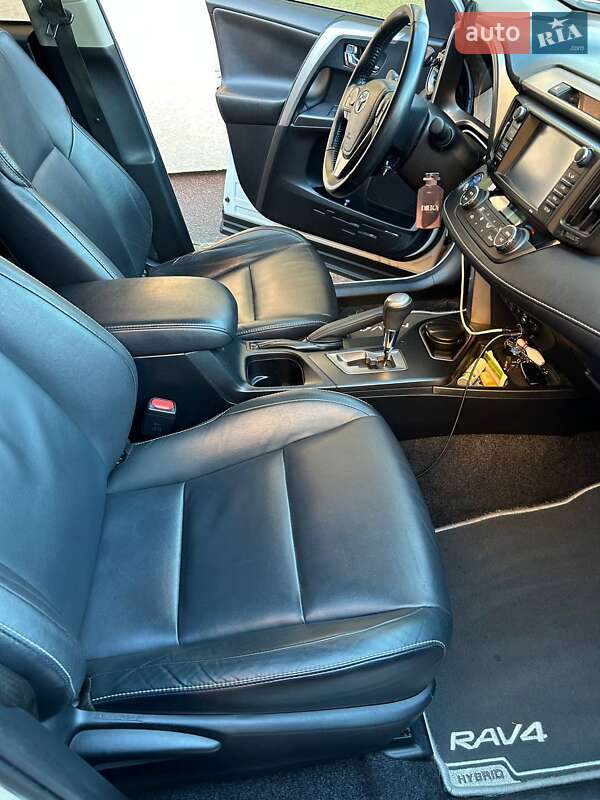Внедорожник / Кроссовер Toyota RAV4 2017 в Киеве фото 33 Внедорожник / Кроссовер Toyota RAV4 2017 в Киеве