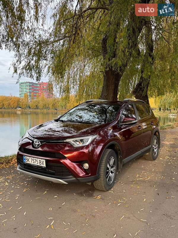 Внедорожник / Кроссовер Toyota RAV4 2017 в Ровно фото 3 Внедорожник / Кроссовер Toyota RAV4 2017 в Ровно