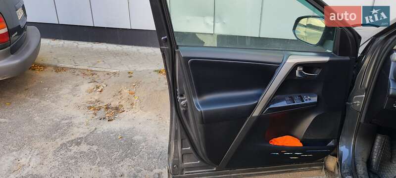 Внедорожник / Кроссовер Toyota RAV4 2017 в Светловодске