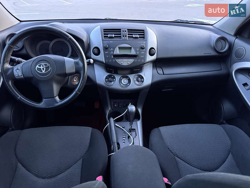 Внедорожник / Кроссовер Toyota RAV4 2006 в Киеве