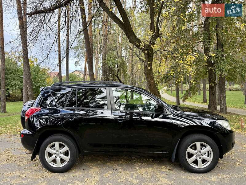 Внедорожник / Кроссовер Toyota RAV4 2007 в Киеве