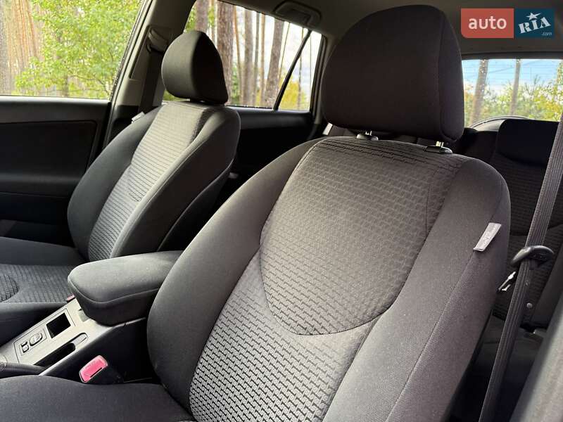 Внедорожник / Кроссовер Toyota RAV4 2007 в Киеве