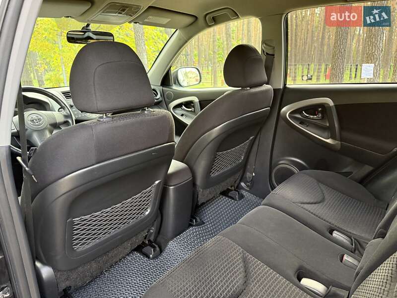 Внедорожник / Кроссовер Toyota RAV4 2007 в Киеве
