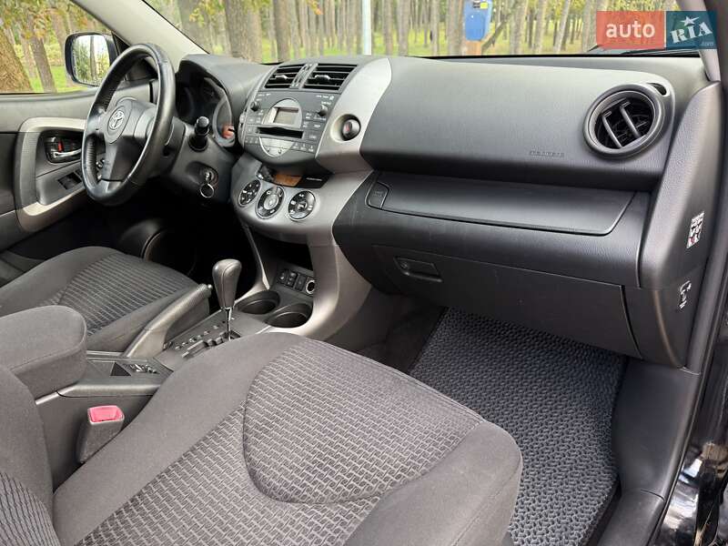 Внедорожник / Кроссовер Toyota RAV4 2007 в Киеве
