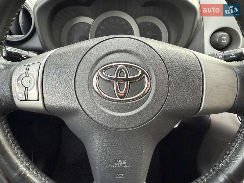 Внедорожник / Кроссовер Toyota RAV4 2007 в Киеве