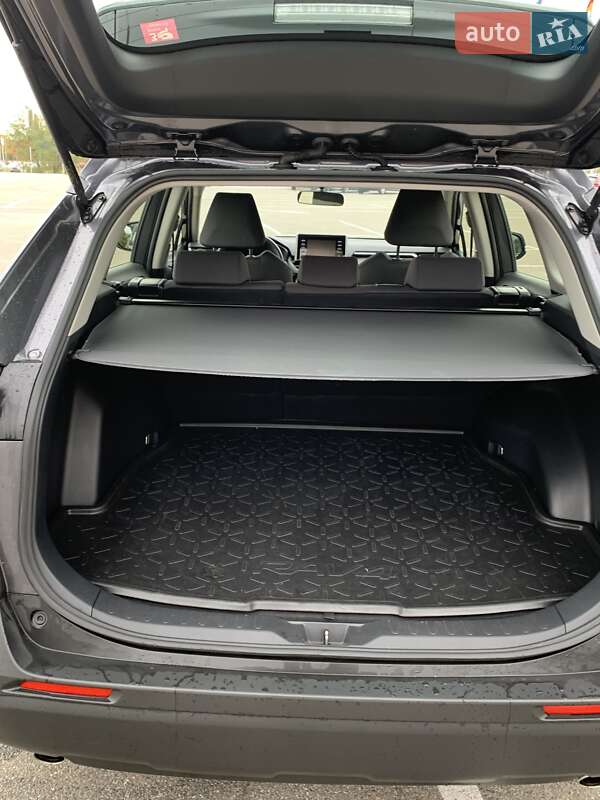 Внедорожник / Кроссовер Toyota RAV4 2020 в Киеве фото 11 Внедорожник / Кроссовер Toyota RAV4 2020 в Киеве