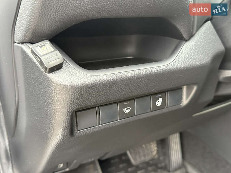 Внедорожник / Кроссовер Toyota RAV4 2019 в Киеве фото 13 Внедорожник / Кроссовер Toyota RAV4 2019 в Киеве